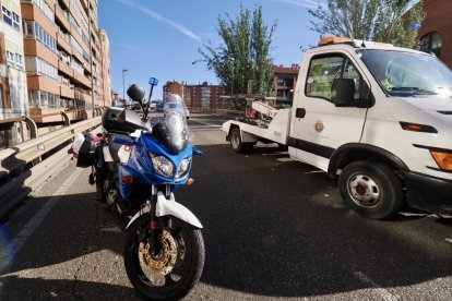 Corte parcial del Arco de ladrillo y atascos y retenciones producidas por el mismo a primera hora de la mañana del viernes en su primer día de corte