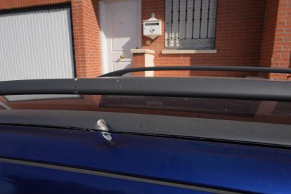 Marcas de disparos en un coche tras el tiroteo producido en Geria