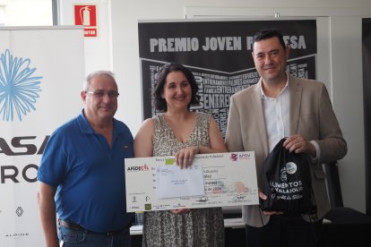 Entrega del Premio Joven Promesa a Nayara Pineda, María Viciosa y Daniel Martín