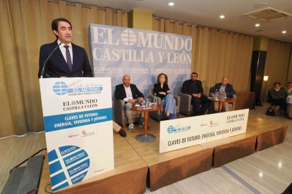El consejero de Medio Ambiente, Vivienda y Ordenación del Territorio, Juan Carlos Suárez-Quiñones, abre el Club de Prensa 'Claves del futuro: Energía, Vivienda y Jóvenes’
