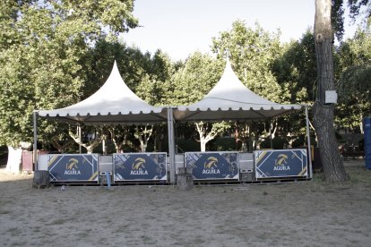 Preparativos de Moreras para la noche de San Juan