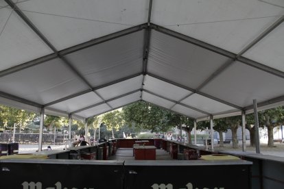 Preparativos de Moreras para la noche de San Juan