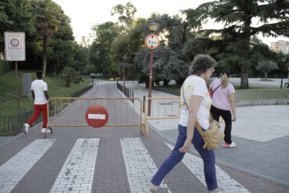 Preparativos de Moreras para la noche de San Juan