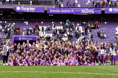 Jugadoras del RV Simancas y de categorías inferiores en Zorrilla