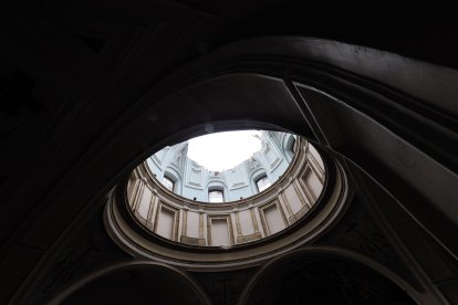 Estado del interior de la Vera Cruz tras el desplome de la cúpula