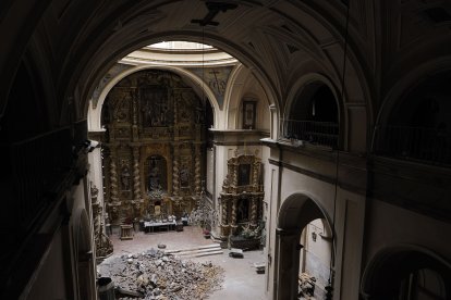 Estado del interior de la Vera Cruz tras el desplome de la cúpula