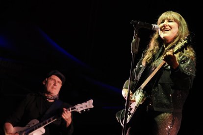 Juan Aguirre y Eva Amaral, en un momento del concierto en el Conexión Valladolid