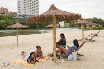 Nuevos elementos en la Playa de Las Moreras