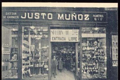 Interior y fachada de la tienda de artículos para regalo Justo Muñoz en 1930 cuando se ubicaba en Fuente Dorada