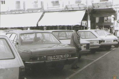 Un aparcacoches en Fuente Dorada en 1970
