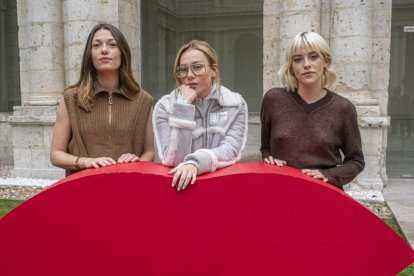 Las actrices protagonistas de 'El llanto', Mathilde Ollivier, Ester Expósito y Malena Villa.