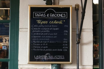 La Barra de los Ilustres en la calle Cascajares.