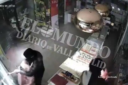 Fotograma del robo en la joyería