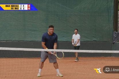Ronaldo, ayer jugando al tenis.