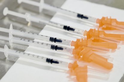 Campaña de vacunación sin cita del COVID y de la Gripe en el centro de salud Arturo Eyries