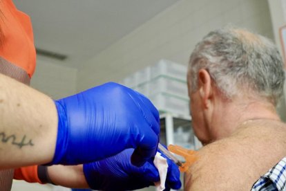 Campaña de vacunación sin cita del COVID y de la Gripe en el centro de salud Arturo Eyries