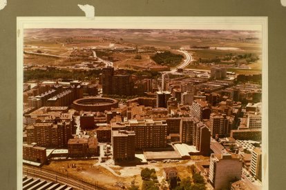 Imagen antigua de la calle Coso de Valladolid
