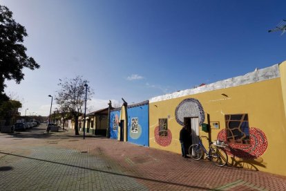 Plaza y calle los Monegros, en el barrio de España de Valladolid