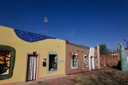 Plaza y calle los Monegros en el barrio España de Valladolid
