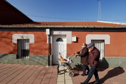 Plaza y calle los Monegros en el barrio España de Valladolid