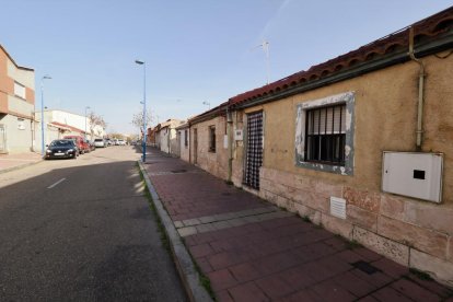 Plaza y calle los Monegros en el barrio España de Valladolid