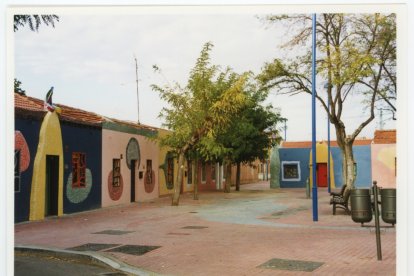 La calle Monegros en el año 2000.