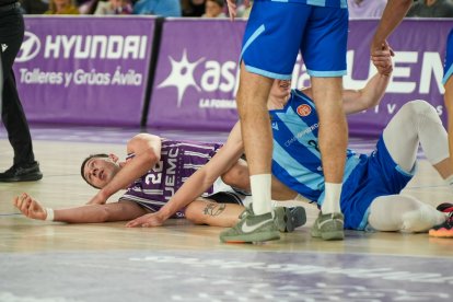 Sergio de la Fuente, en el suelo.