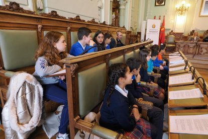 Pleno de la infancia en el Ayuntamiento de Valladolid.
