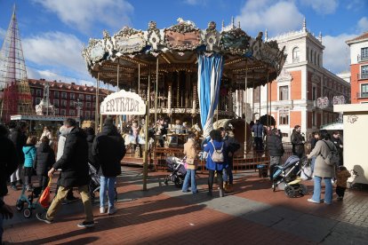 El Mercado Artesanal Navideño en la Plaza Mayor de Valladolid.