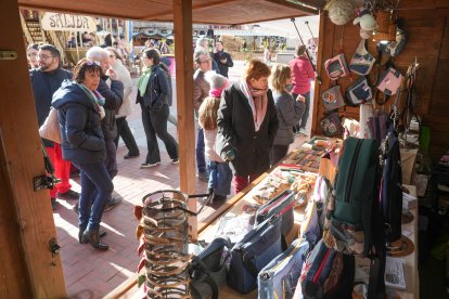 El Mercado Artesanal Navideño en la Plaza Mayor de Valladolid.