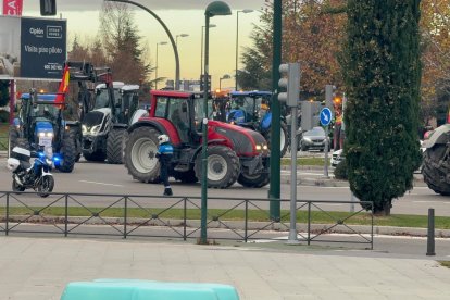 Los tractores recorren las calles de Valladolid.