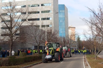 Los tractores recorren las calles de Valladolid