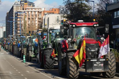 Los tractores recorren las calles de Valladolid
