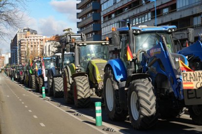 Los tractores recorren las calles de Valladolid