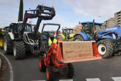 Los tractores recorren las calles de Valladolid