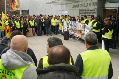 Los tractores recorren las calles de Valladolid