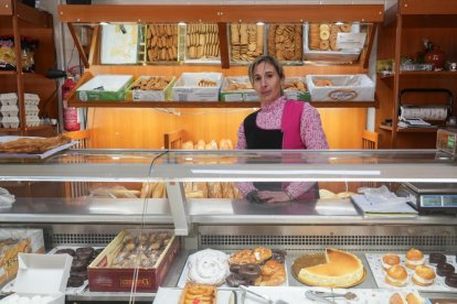 Calle Mateo Seoane Sobral. Vanesa Bayón, dueña de La Despensa de Noa, en el número 1.