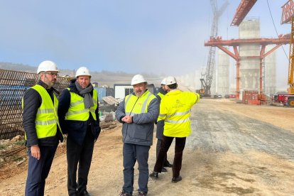 El ministro de Transportes y Movilidad Sostenible, Óscar Puente,visita las obras de la A-11