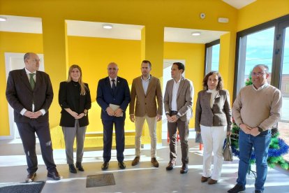 El subdelegado del Gobierno, Jacinto Canales, acude a la inauguración de las escuelas y la guardería, reformadas con el programa PIREP Local del Gobierno de España
