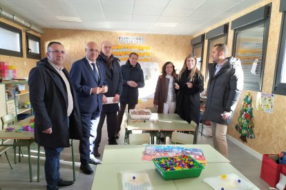 El subdelegado del Gobierno, Jacinto Canales, acude a la inauguración de las escuelas y la guardería, reformadas con el programa PIREP Local del Gobierno de España