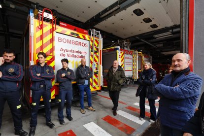Visita de la comitiva municipal al parque de Bomberos de Las Eras.
