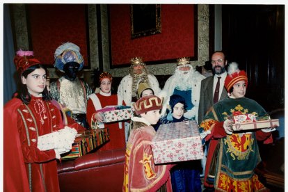 Los tres Reyes Magos en 1997 en el Ayuntamiento