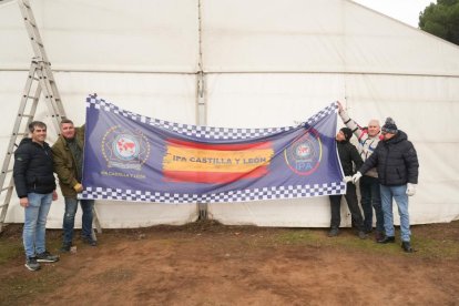 Preparativos y primeros en llegar a Pingüinos 2025.