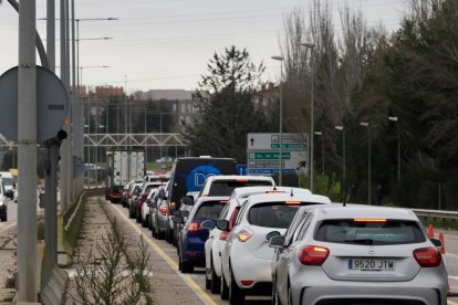 Retenciones en la VA-20 por los nuevos cortes.