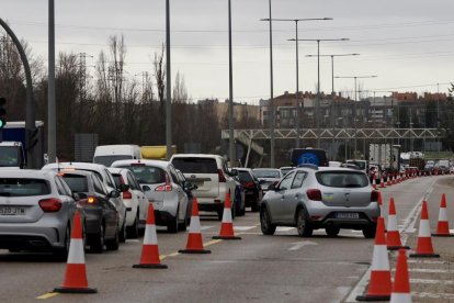 Retenciones en la VA-20 por los nuevos cortes.