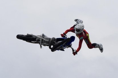 Los Pingüinos sobrevuelan Mojados en la tarde del viernes.