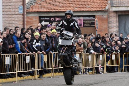 Los Pingüinos sobrevuelan Mojados en la tarde del viernes.