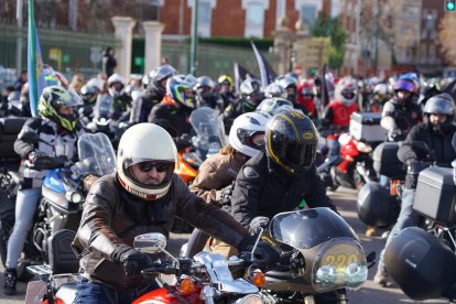 Desfile de Banderas en las 42ª edición de Pingüinos