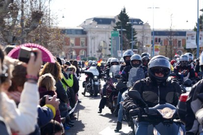 Desfile de Banderas en las 42ª edición de Pingüinos