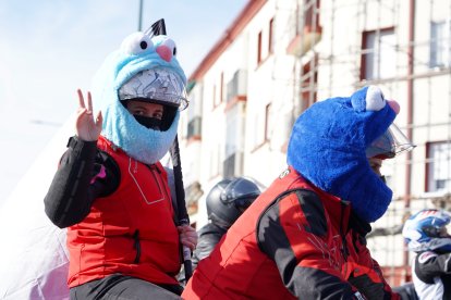Desfile de Banderas en la 42ª edición de Pingüinos